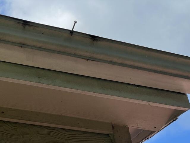 Gutter not secured to fascia