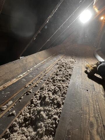 Floor Insulation in the Knee Wall