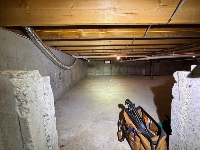Crawl Space Before Insulation