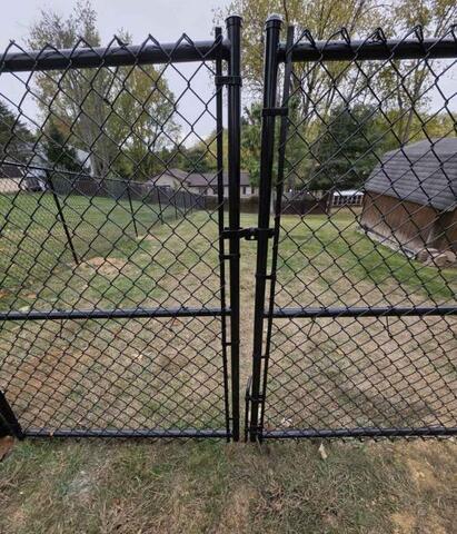 5' High Black Chain Link Fence/ (1) Double 8' gate