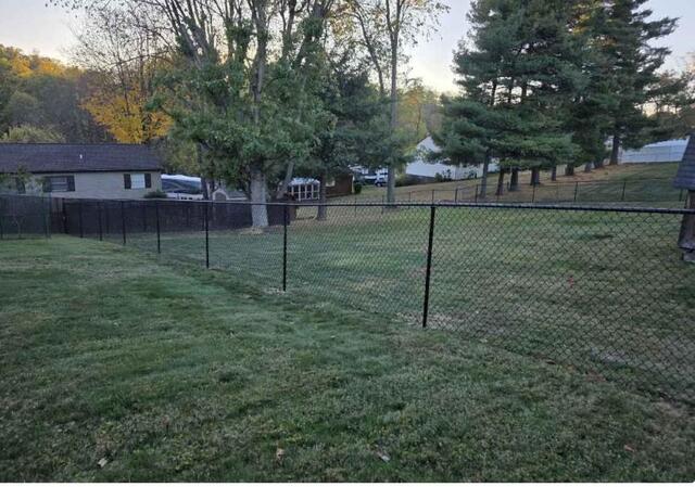 5' High Black Chain Link Fence/ (1) Double 8' gate