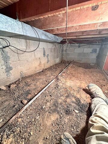 Before Galesburg, IL Crawl Space Encapsulation