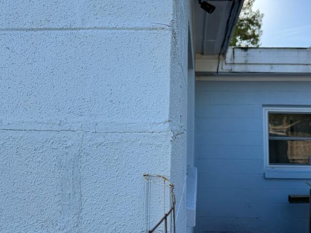 Exterior Wall Cracks