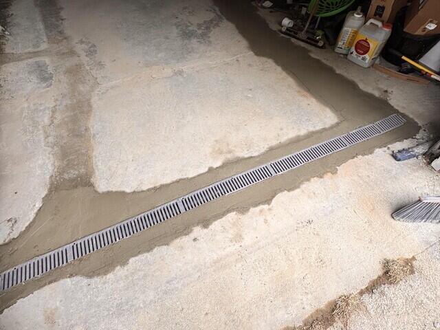 Trench Drain Grated Drain Pipe in the Entryway