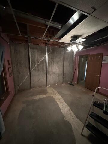 Sealed Crack with Wall Supports