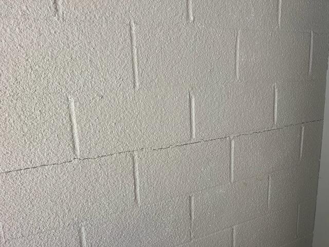 Horizontal Wall Cracks