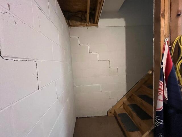Horizontal Wall Cracks