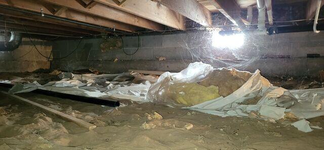 Crawl Space Before Moisture Protection