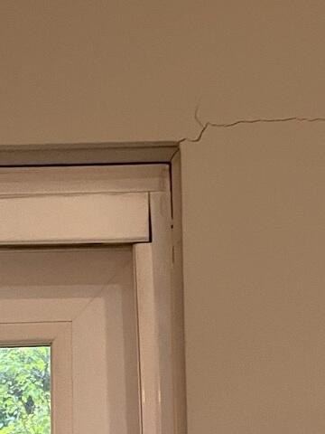 Signs of Settlement: Window Cracks