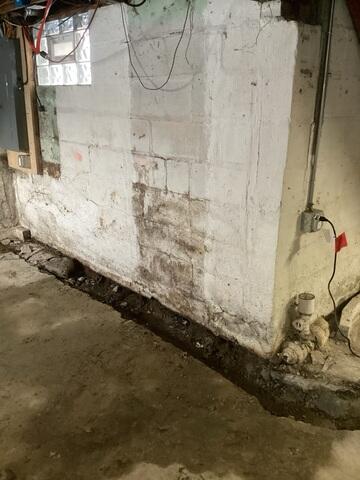 Making Space for the Stable Lock Wall System