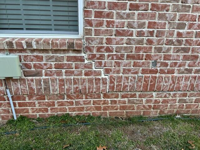 Symptom of Foundation Settlement