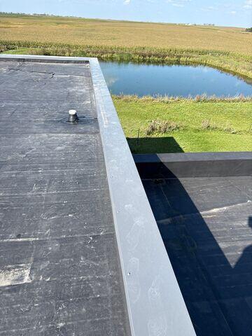 Flat roofing installed