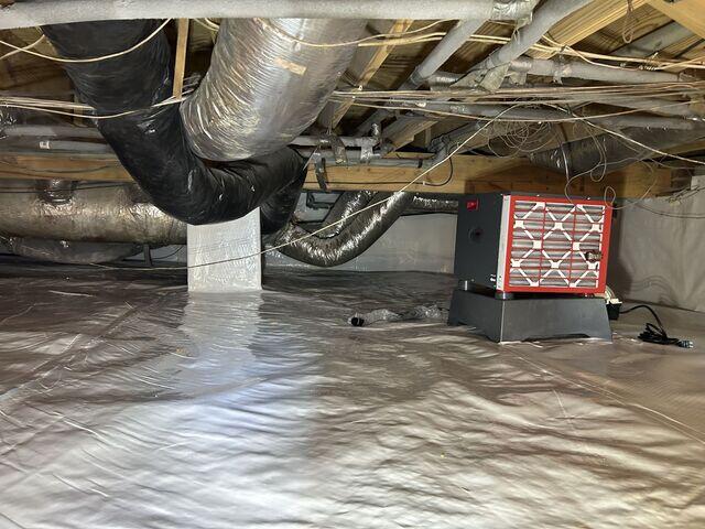 Fully Encapsulated Crawl Space with Dehumidifier