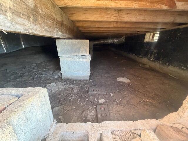 Weak soils lead to column settlement