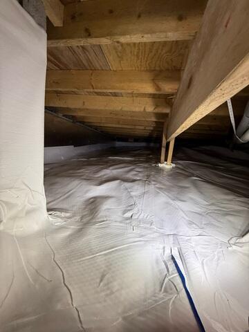 Clean, Sealed Crawl Space Environment