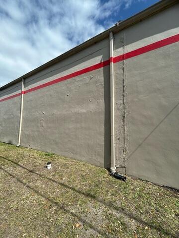 Visible Signs of Settlement at Jacksonville Auto Parts Store
