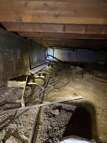 Unsealed Crawl Space Before Encapsulation