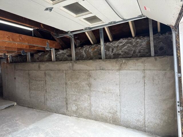 Auxiliary Wall