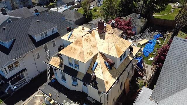 Roof Decking Across a Complex Roofline