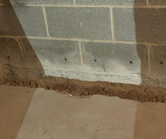 Relieving the pressure from water pressure in block wall