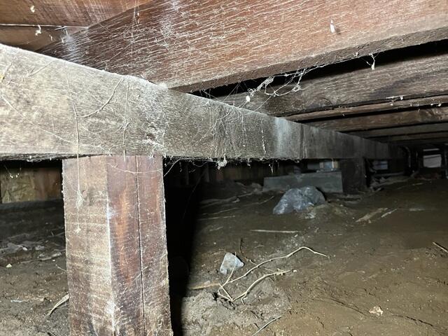 Original Crawl Space Supports Prior to SmartJack Installation