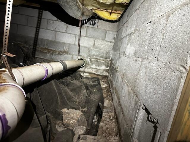 Efflorescence on Foundation Wall
