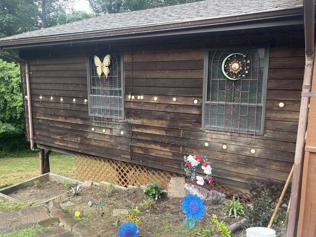 Injection Foam Insulation with Wood Siding