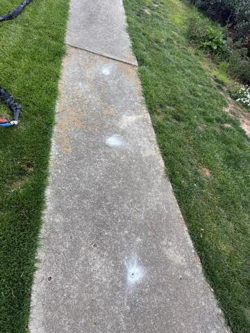 Smooth, level sidewalk