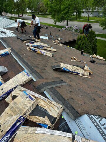 Finishingnup to roof installation