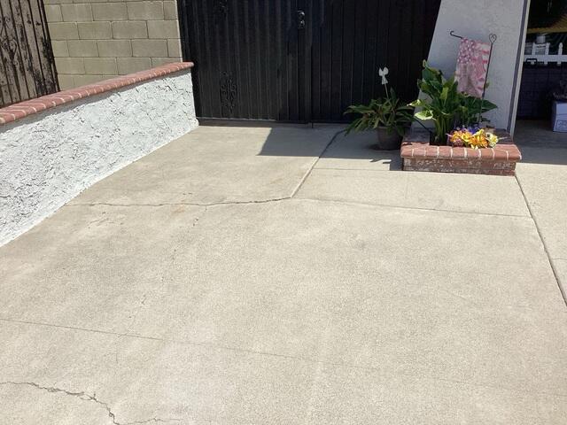 Front Entry Concrete Cracks Near Garage