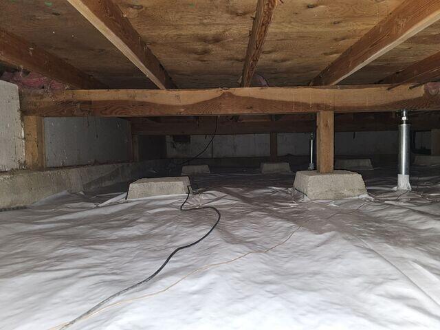 Crawl Space vapor barrier with the SmartJack® System