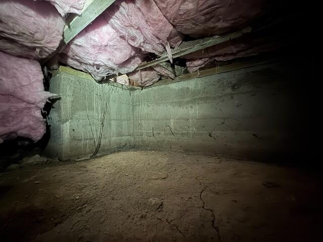 Crawl Space Before Repairs