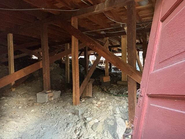 Crawl Space Before SmartJack Installation