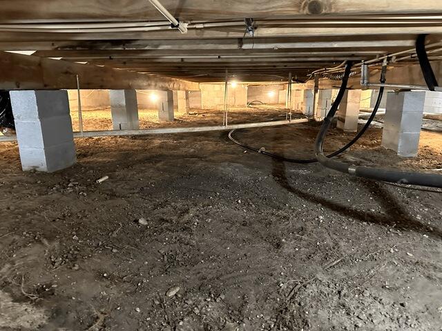 Crawl Space Encapsulation Before
