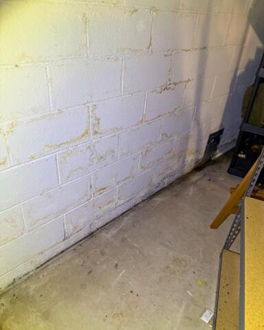 Dark Stains As A Sign Of Water Damage