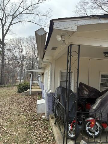 Gutter pulling away from fascia