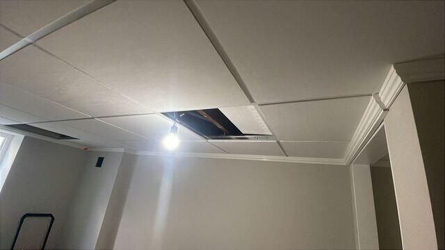 Ceiling tiles