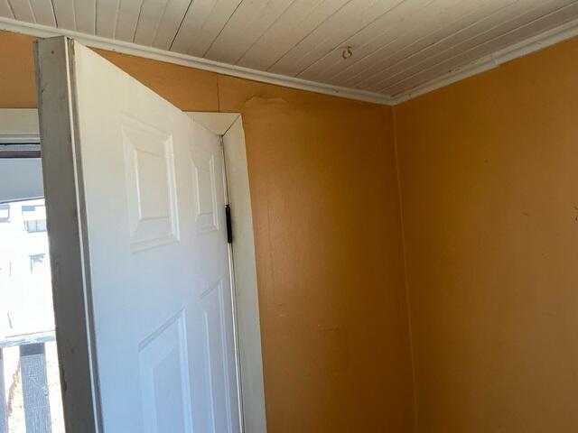 Interior Wall Cracking Before Foundation Repair in Globe