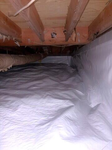 The 20mil thickness of CleanSpace isolates your home from the earth and helps protects against rips and tears.