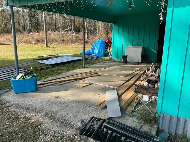 Cracks in carport
