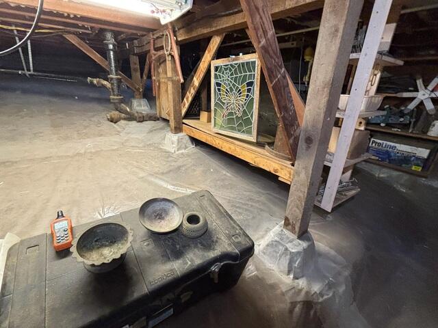 San Diego Crawl Space Before Moisture Protection