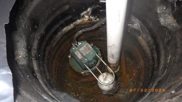 Outdated Sump Pump Before Crawl Space Waterproofing