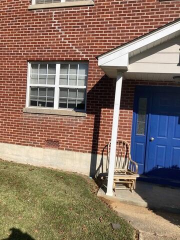 Cracks in brick