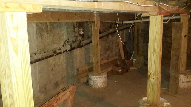 Humid Basement in Cambria Heights, Queens