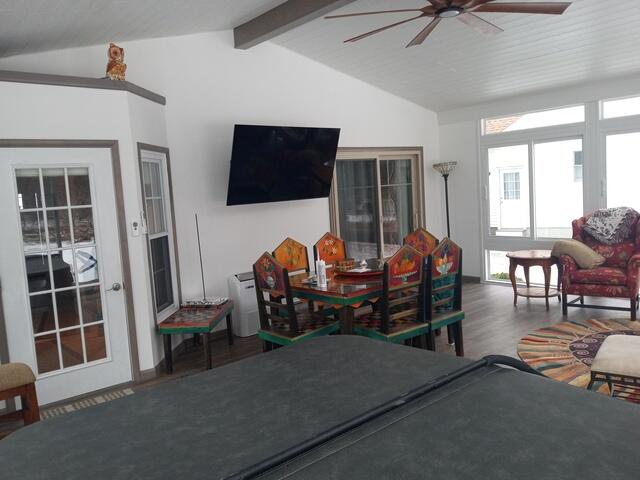 Jim & Rhea's Sunroom retreat in Clifton Park