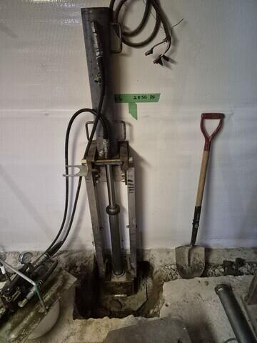 Drive stand and drive cylinder.