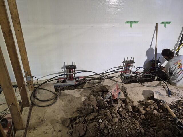 Lift cylinders