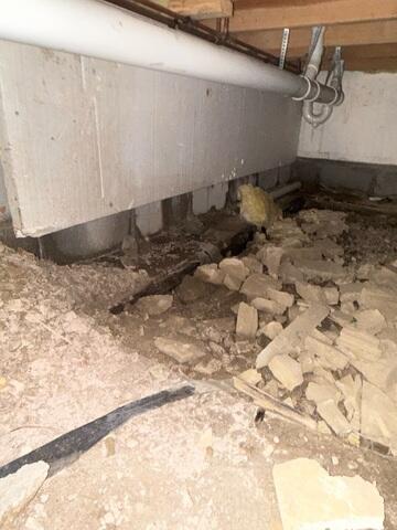 Crawlspace Before Encapsulation