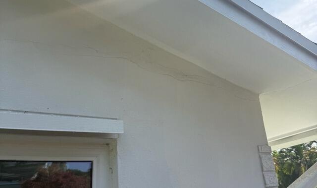 Exterior Wall Cracks