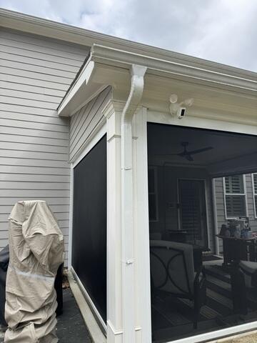 Wide-mouth outlets